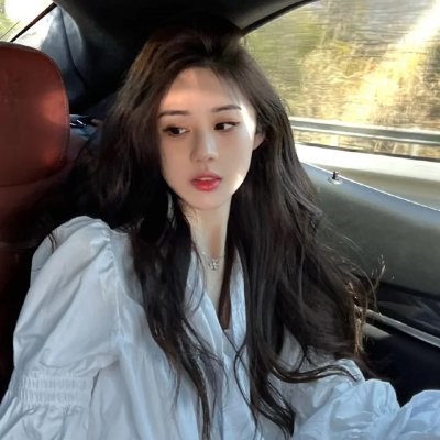 拿针的女孩